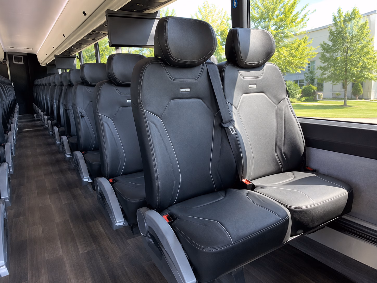 wine tour bus rentals in odessa for bachelorette and birthday groups